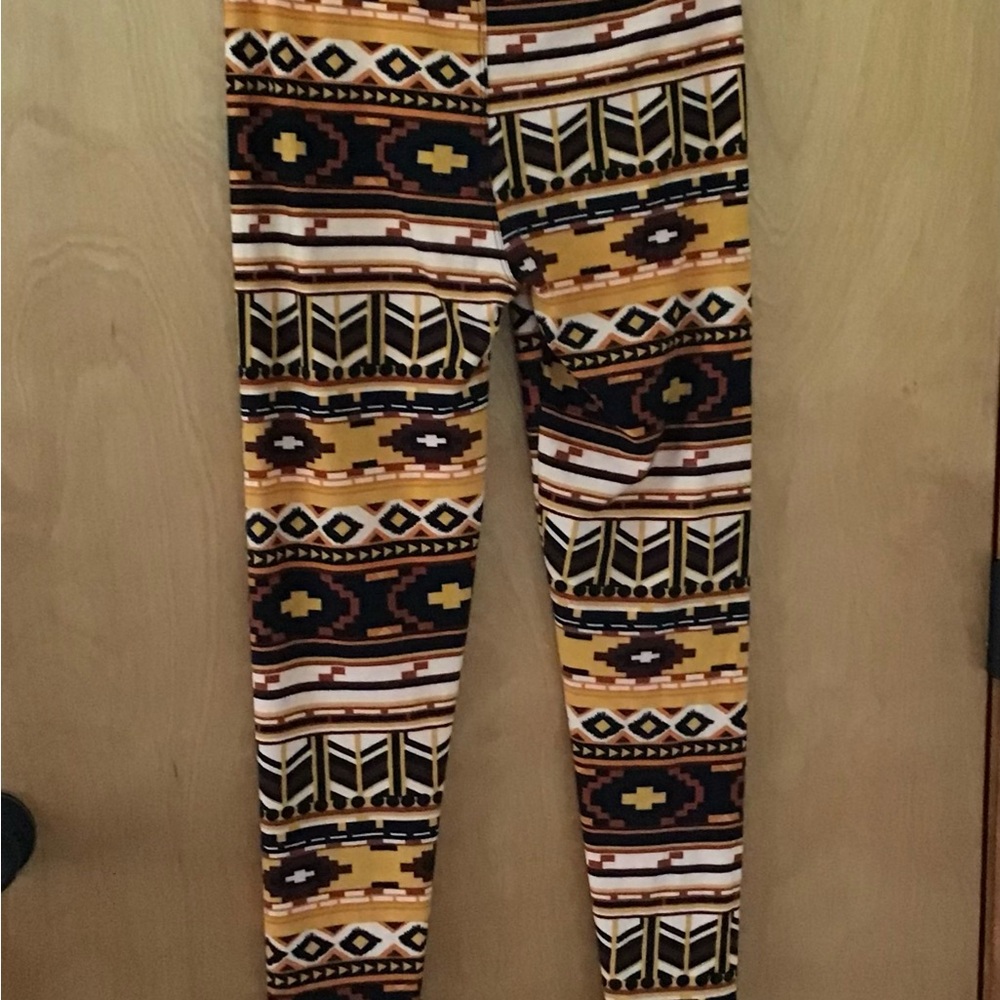 Trendy Aztec Print Leggings